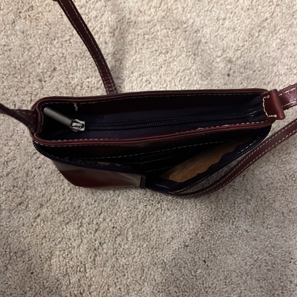Genuine Leather made in Italy Burgundy crossbody bag - Picture 4 of 10